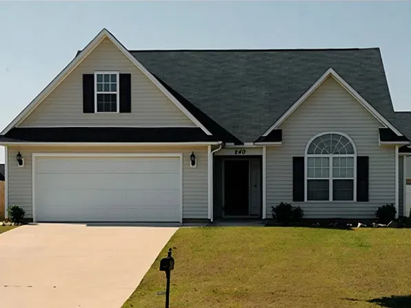 240 Saint George Dr, Raeford, NC 28376