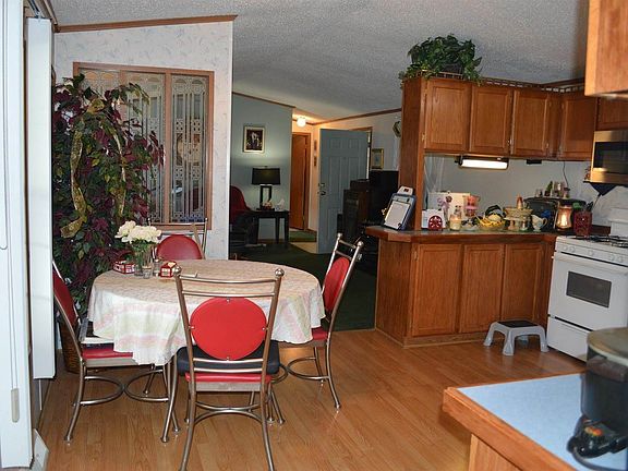 4th image of 2351 Bohnburg Ave