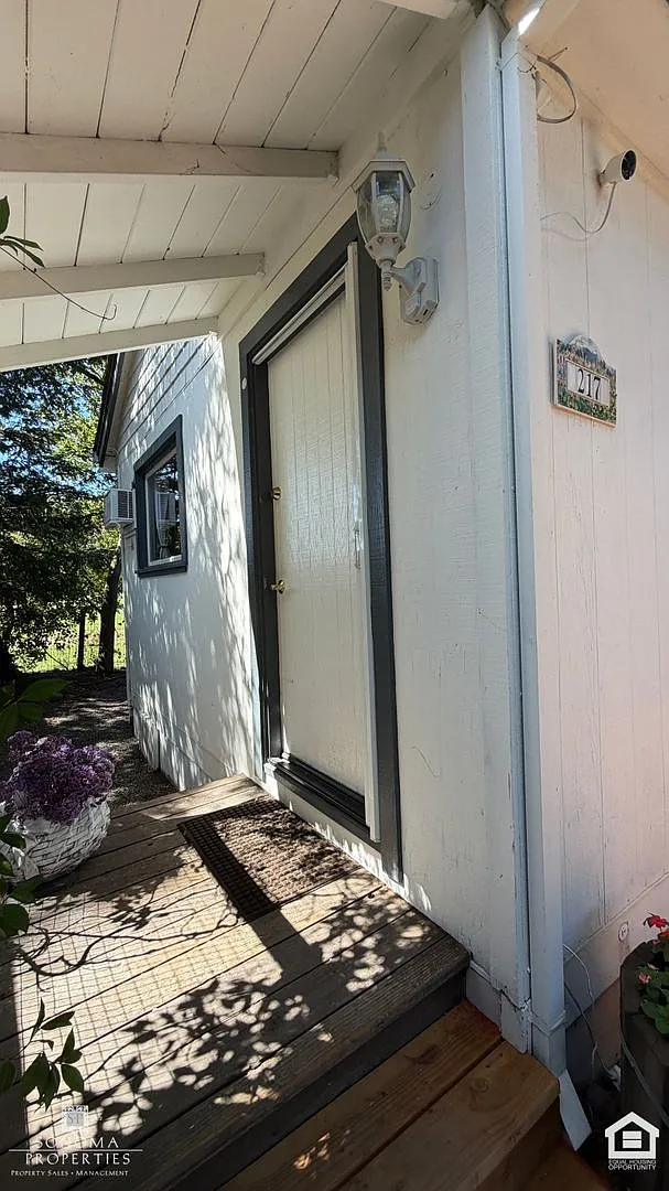 Enchanting 1bd/1ba Cottage, Close to Downtown Sonoma! — Photo 2