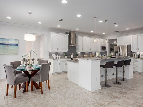 Breakfast nook & kitchen