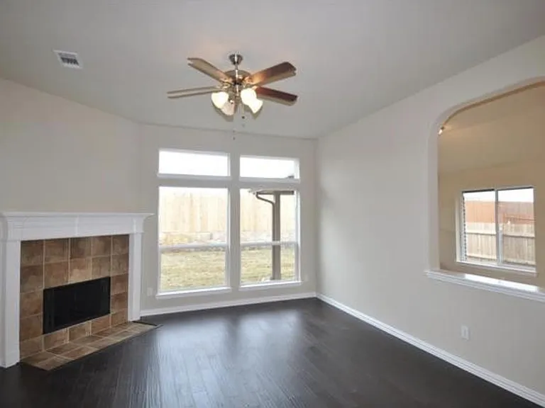 2408 Elm Valley Dr — Photo 6