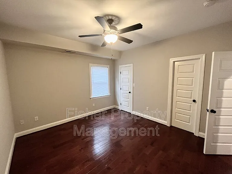 1411 Porter St #B — Photo 8