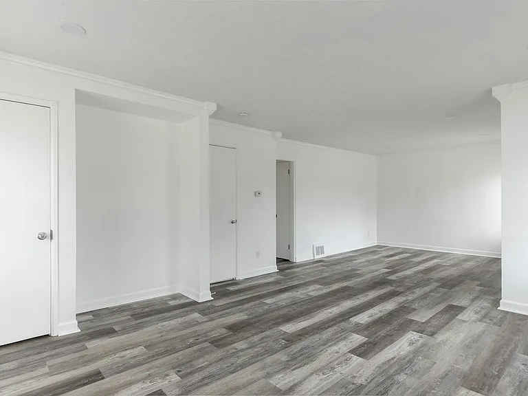 513 Henry St — Photo 5