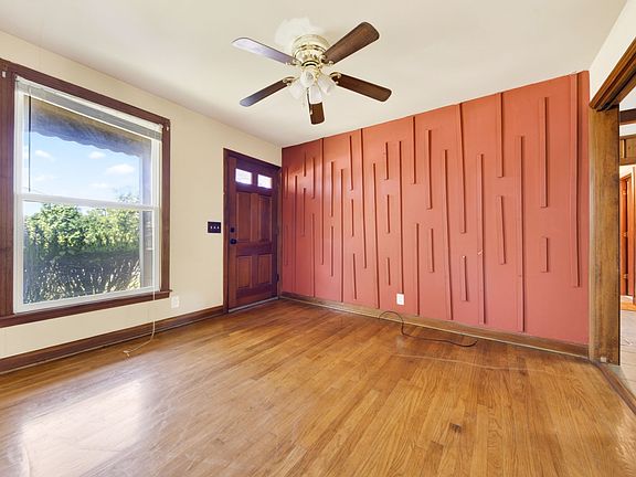 3rd image of 314 Broadmoor Dr