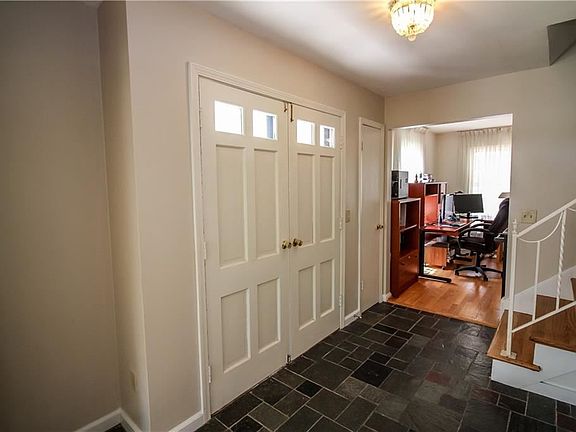 2nd image of 27 Widewaters Ln