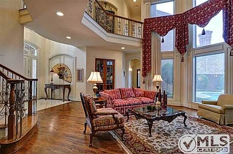 2nd image of 5724 Cavender Dr