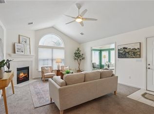 923 NE Devon Dr, Lees Summit, MO 64064