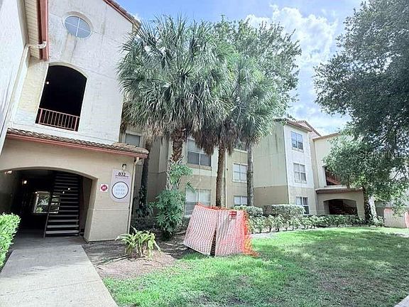 2nd image of 832 Camargo Way Unit 105