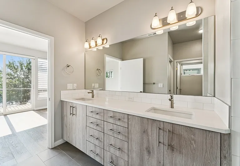 3520 N Prospect Ln #1 — Photo 22