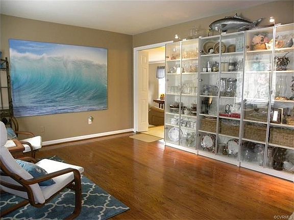 4th image of 7984 Colony Dr