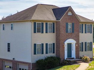 58 Long Bow Rd, Waynesboro, VA 22980