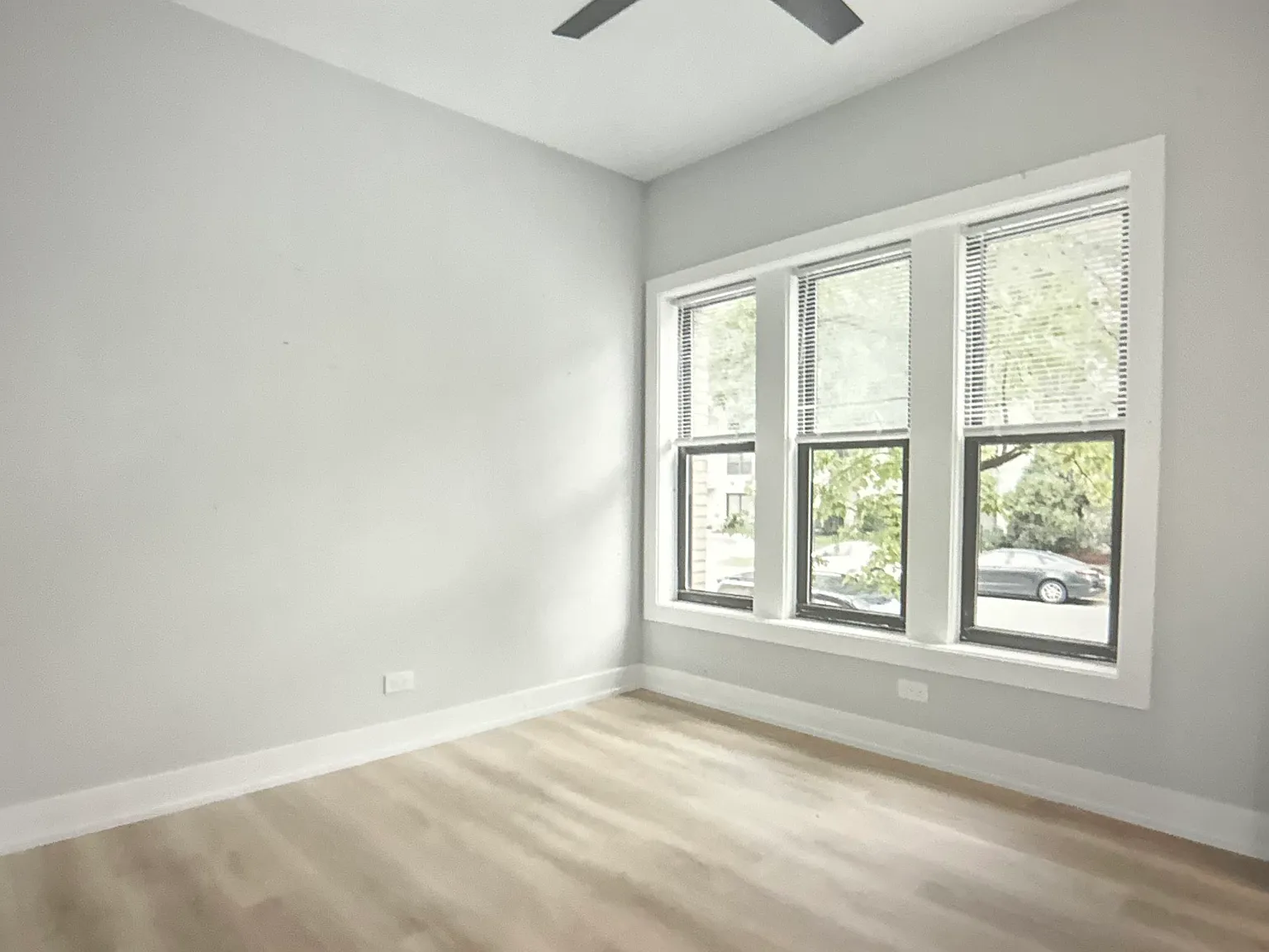 2 bed, 830 sqft, $2,400 — Photo 4