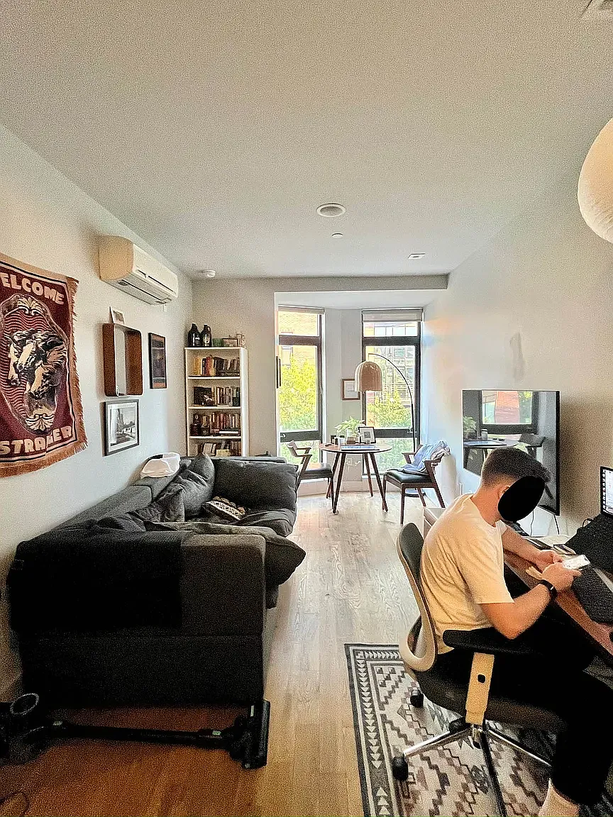 185 Leonard Street — Photo 2