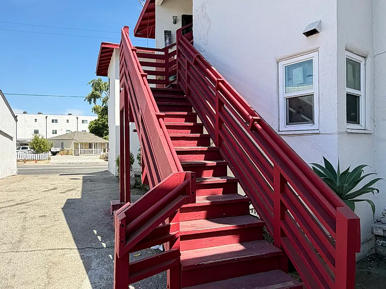 11407 Oxnard St #11407 — Photo 7