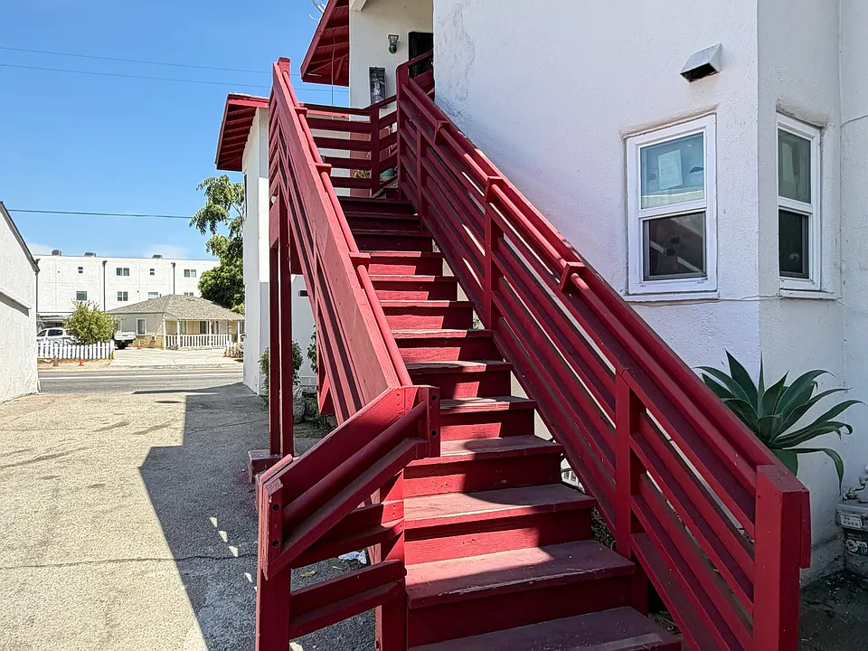 11407 Oxnard St #11407