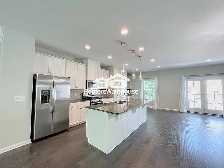 521 Charles Porteus Ln — Photo 7