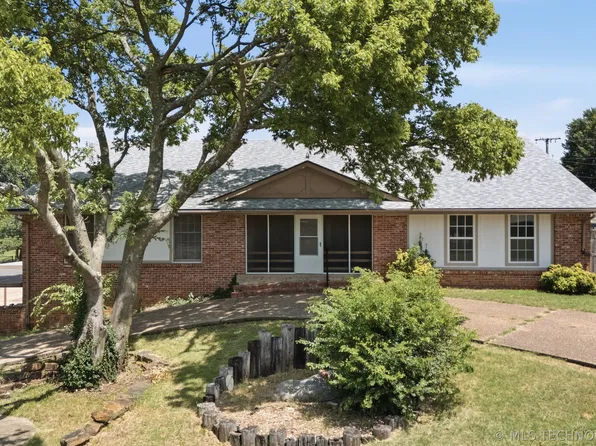 4000 Lakeview Dr, Bartlesville, OK 74006