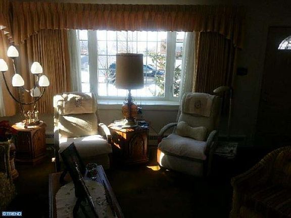 4th image of 119 Bucks St