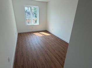 40 E 235th St #1B, Bronx, NY 10470