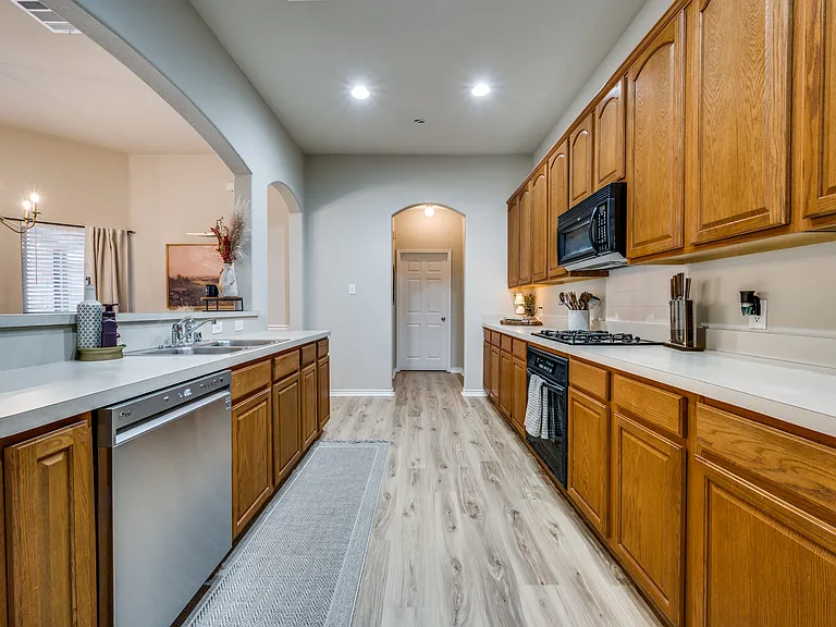 7514 Saint Stephens Sq — Photo 4