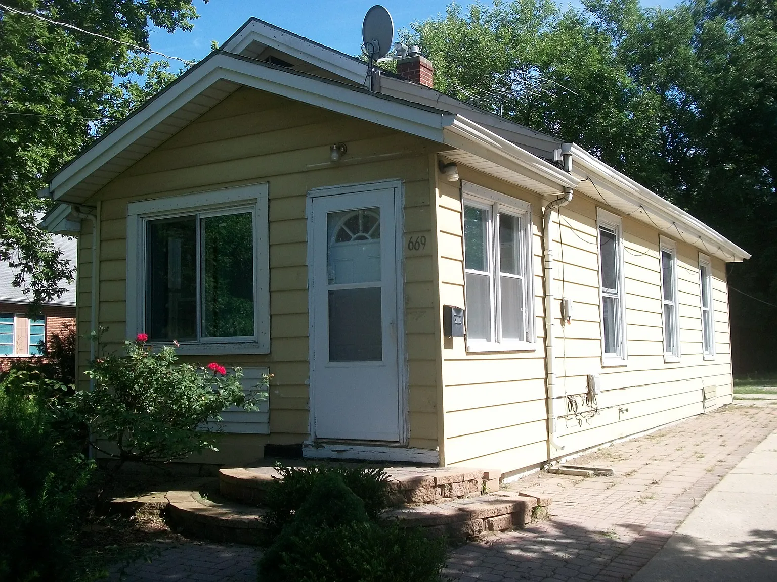669 Luda St photo 1