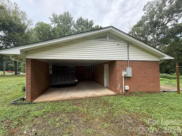 4001 Peggy Ln — Photo 2