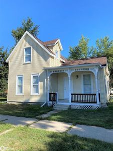 5 W Lincoln St, Marshalltown, IA, 50158