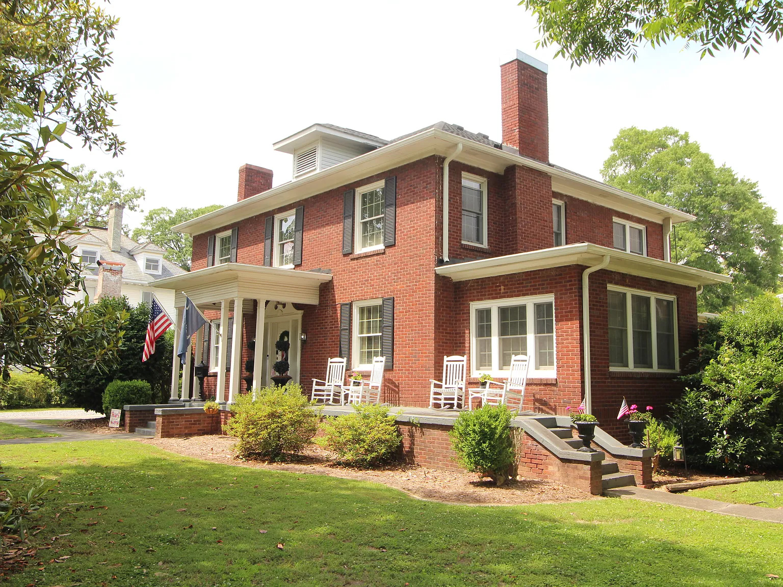 5 bed, 3570 sqft, $2,750 — Photo 2