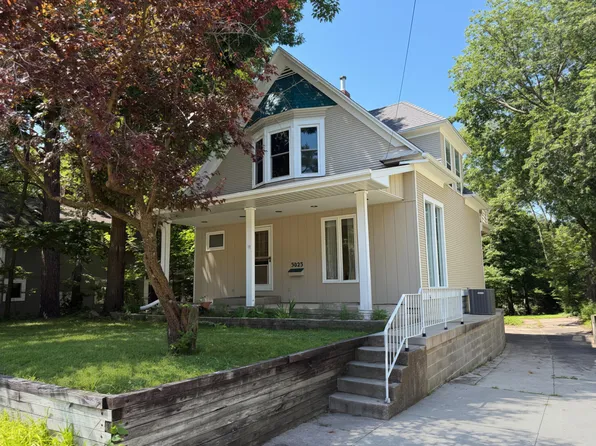 3023 Woodland St, Ames, IA 50014