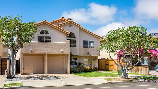 2 bed, 925 sqft, $3,895 — Photo 1