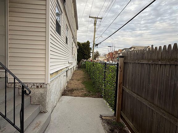 4th image of 10492 129th Street