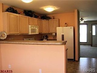 5th image of 3211 Country Hollow Dr