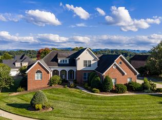106 Surrey Ln, Johnson City, TN 37604