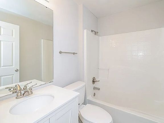 3rd image of 801 Blanc Ct