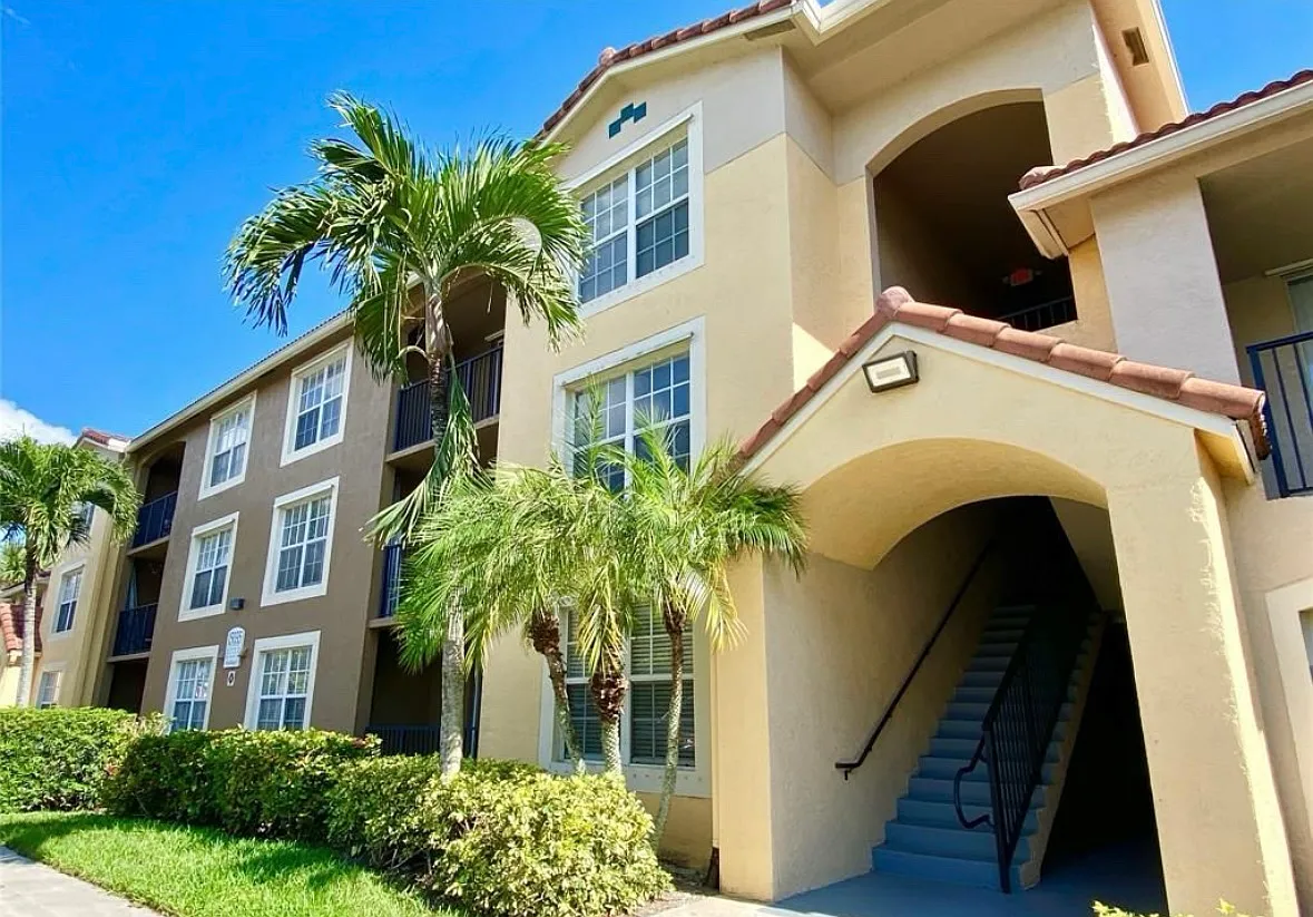 15055 Michelangelo Blvd — Photo 1