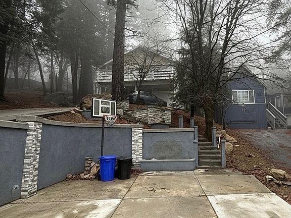 2nd image of 27464 Meadow Dr