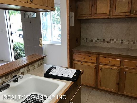 4th image of 9540 Emerald Park Dr APT 1