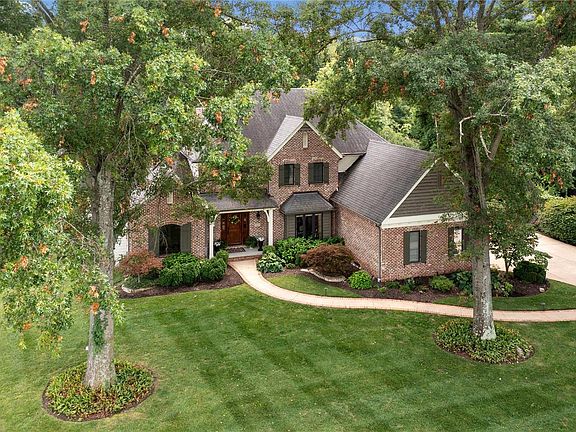 3rd image of 622 Chamblee Ln