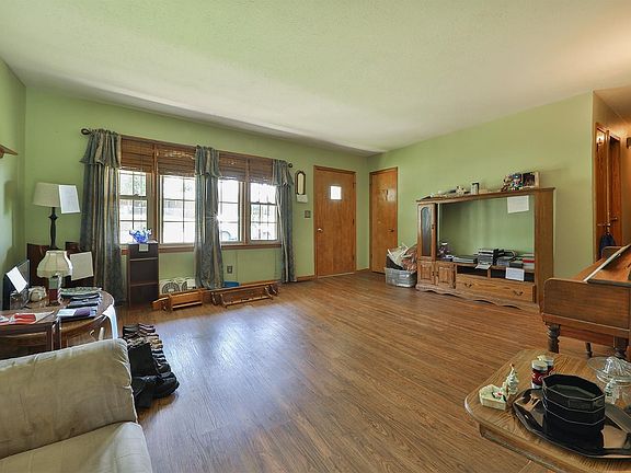 3rd image of 4436 Countrywood St