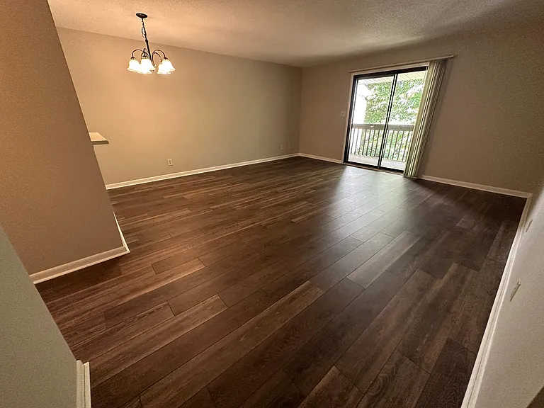 203 Driftwood Ln — Photo 4