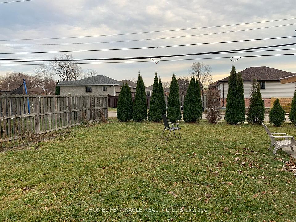 2nd image of 2392 Askin Ave