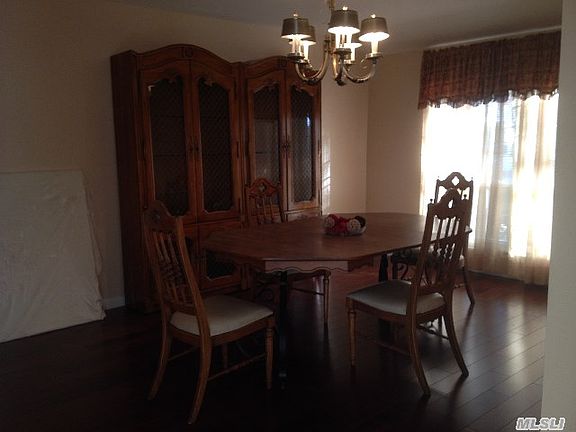 3rd image of 143 Colony Dr
