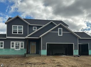 8366 Bauerridge Ave, Jenison, MI 49428