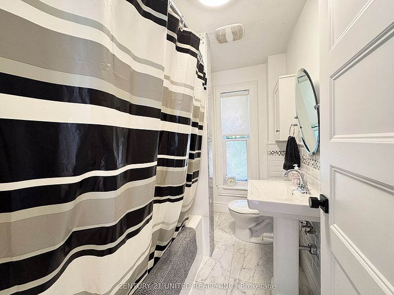 Peterborough House for rent - 3 Bedrooms — photo 9