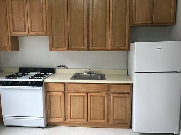 5th image of 3118 35th St APT 3G