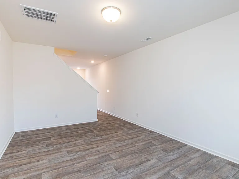 7030 Duncan Acres Dr — Photo 2