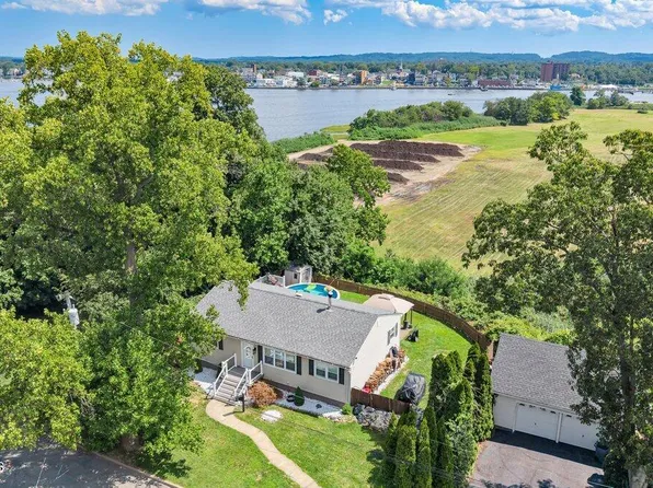 1099 Woodmere Drive, Cliffwood Beach, NJ 07735