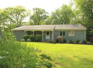 11 Richard Dr, West Nyack, NY 10994