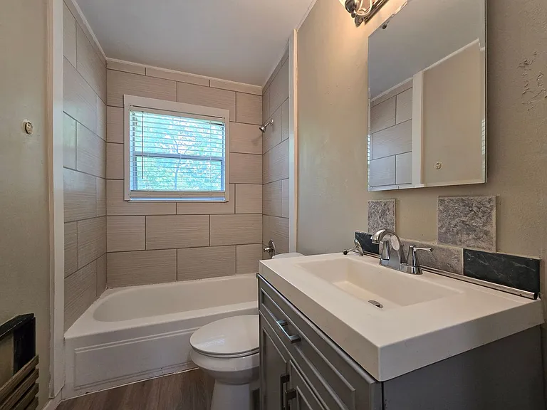 208 W Anderson Ave — Photo 15