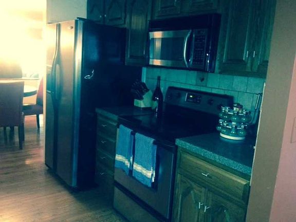 4th image of 49 Arnold Ct #B